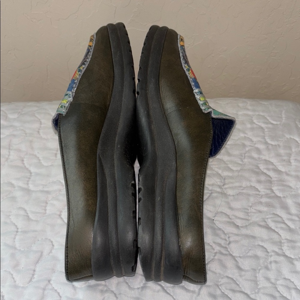 ICON Green and Black Flats Comfortable Loafers - Picture 2 of 6